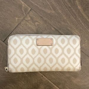 Kate Spade billfold wallet